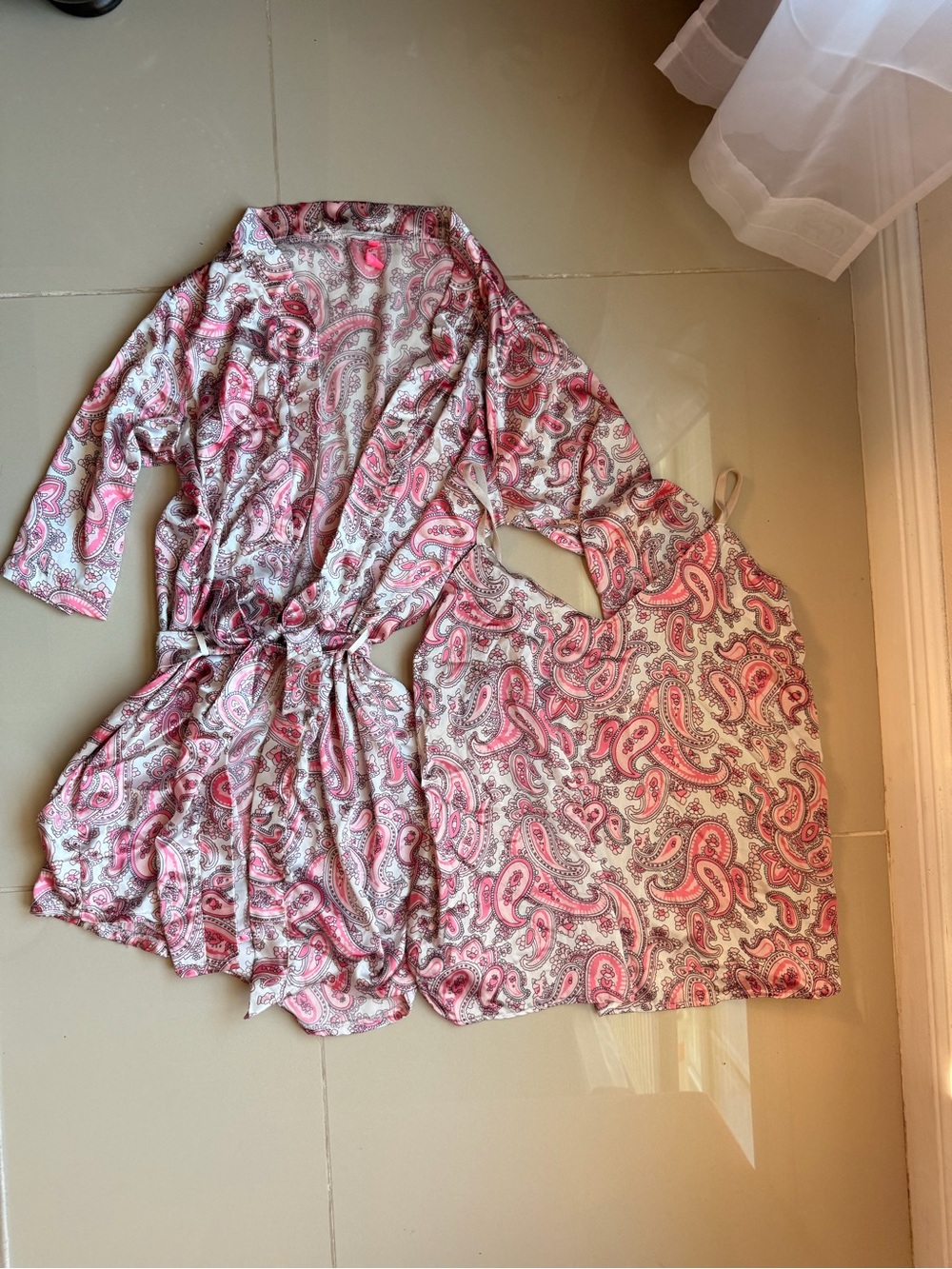 Satin Robe & Camisole Set Size M Pink Paisley Print  Getting Ready Loungewear